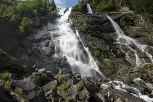 un' montagna cascata foto