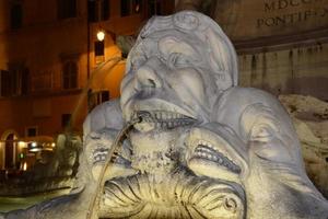 Roma pantheon Fontana notte Visualizza foto