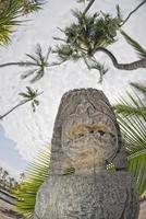 Hawaii tiki di legno statua foto