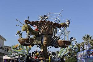 viareggio Italia carnevale mostrare gruppo musicale carro giustizia foto