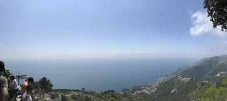 pieve ligure, Italia - aprile 25 2018 - pansoti Festival italiano a forma di triangolo ripieno pasta foto