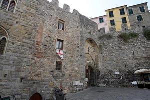 portovenere, Italia - settembre 24 2017 - molti turisti nel pittoresco italiano villaggio foto