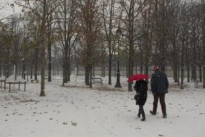 Parigi mentre nevicando foto
