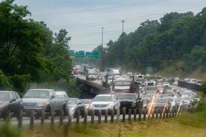 Washington, Stati Uniti d'America - giugno, 23 2016 Maryland congestionato autostrada su piovoso giorno foto