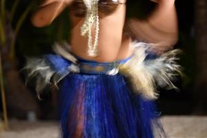 polinesiano ballerino hula mossa effetto foto