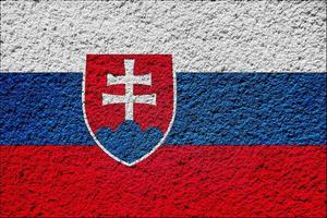 bandiera di slovacchia su un' strutturato sfondo. concetto collage. foto