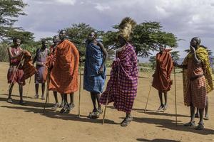 dicembre 30 2017. masai mara nazionale Riserva, kenya. un' gruppo di masai tribù membri eseguire tradizionale balli. foto
