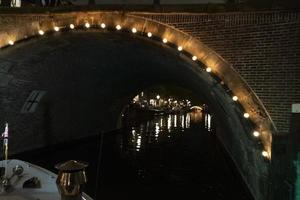 amsterdam canali crociera a notte foto