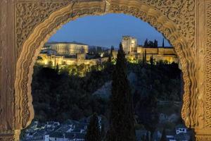 Alhambra fortezza palazzo nel granada Spagna a tramonto foto