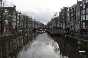 amsterdam, Olanda - febbraio 25 2020 - vecchio cittadina canali foto