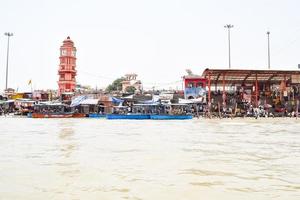 ganga come si vede a garh mukteshwar, uttar pradesh, india, si crede che il fiume ganga sia il fiume più sacro per gli indù, una vista di garh ganga brij ghat che è un luogo religioso molto famoso per gli indù foto