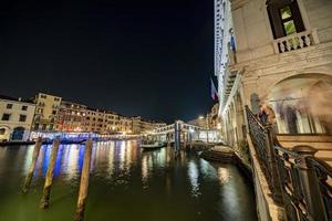 Venezia notte Visualizza paesaggio urbano a partire dal rialto foto