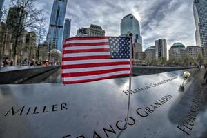 nuovo York, Stati Uniti d'America - aprile 23 2017- persone visitare terra zero foto