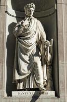 Firenze uffizi statua dante alighieri foto