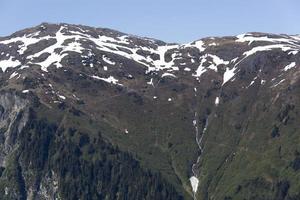 Juneau montagna superiore con un' cascata foto