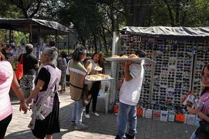 Messico città, febbraio 3 2019 - cittadina parco chapultepec affollato di persone su Domenica foto