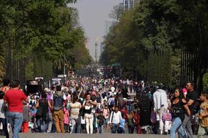 Messico città, febbraio 3 2019 - cittadina parco chapultepec affollato di persone su Domenica foto