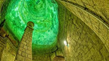 Parigi catacombe verde soffitto dettaglio foto