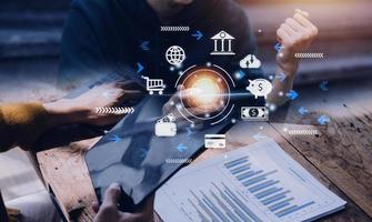 futuristico digitale in lavorazione di biometrico identificazione impronta digitale scanner per accesso personale finanziario dati. sorveglianza e sicurezza lettura di digitale programmi informatica futuristico applicazioni foto