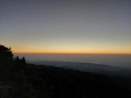 montagna panoramico Visualizza a tramonto foto