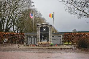 bois jacques. il foresta di il buche a partire dal facile azienda, 101° aerotrasportato divisione. vicino per il cittadina foy. Belgio ardennes. 10 Gennaio 2023. foto