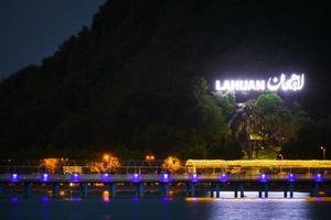 lahijan, mi sono imbattuto - 9 ° giugno, 2022 - lahijan città panorama a notte. famoso costiero cittadina foto