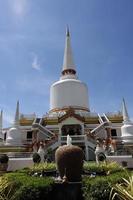 bianca pagoda contenente reliquie, wat quello noi, sichon quartiere, nakhon SI thammarat Provincia, Tailandia, nakhon SI tammarat, novembre 2022, padre di Khlai, un' famoso tempio di nakhon SI thammarat. foto