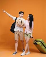 giovane asiatico coppia viaggio concetto sfondo foto