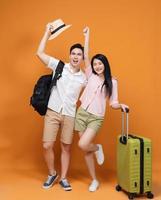 giovane asiatico coppia viaggio concetto sfondo foto