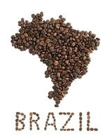 Mappa del Burundi fatta di chicchi di caffè tostati isolati su sfondo bianco foto