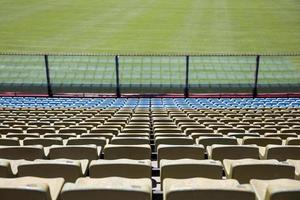 primo piano dei sedili dello stadio foto