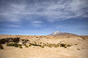 Vulcano Licancabur nella Reserva Nacional de Fauna Andina Eduardo Avaroa in Bolivia foto