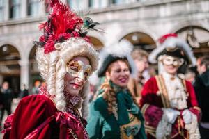 carnevale nel Venezia con tipico personaggi di il festa su febbraio 2017 foto