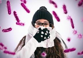 difendere contro il influenza e freddo quello siamo infetto di virus foto