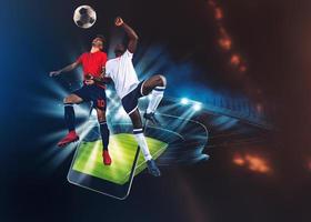 orologio un' vivere gli sport evento su il tuo mobile dispositivo. scommesse su calcio fiammiferi foto