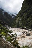 fiume urubamba in perù foto