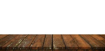 vuoto legna tavolo su isolato bianca sfondo e Schermo montaggio con copia spazio per Prodotto. foto