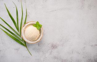 gelato alla vaniglia con copia spazio foto