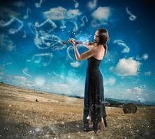 affascinante violinista campagna foto