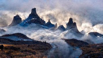 montagna picchi di torres del paine nel patagonia nazione. astratto illustrazione arte foto