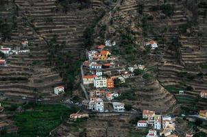 cittadina nel il montagne foto