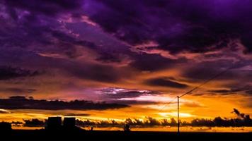 il sfondo di arancia crepuscolo nuvole a tramonto foto