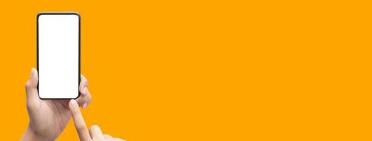 mock-up di smartphone su uno sfondo arancione con spazio di copia foto