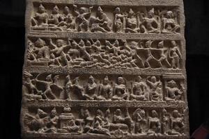 intricatamente lavorato pilastri di tempio nel pattadakal, Karnataka, India foto