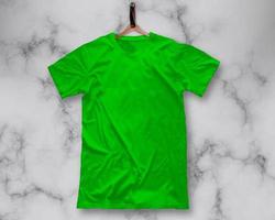 verde t camicia modello foto
