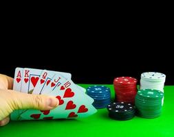 poker, reale sciacquone nel mano. foto