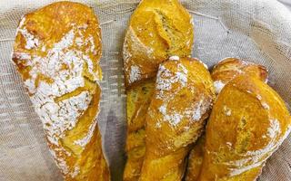 rotoli baguettes torte e altro pasticcini nel chedraui supermercato Messico. foto