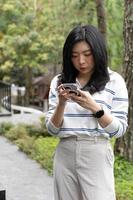 asiatico femmina Sorridi espressione foto