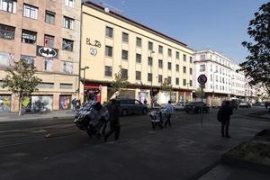 Messico città, Messico - gennaio 30 2019 - tutti il negozi rotolo giù cancelli avere spray dipinto graffiti foto