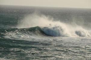 onde nel il oceano foto